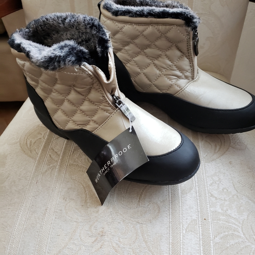 Weatherproof Boot size 8